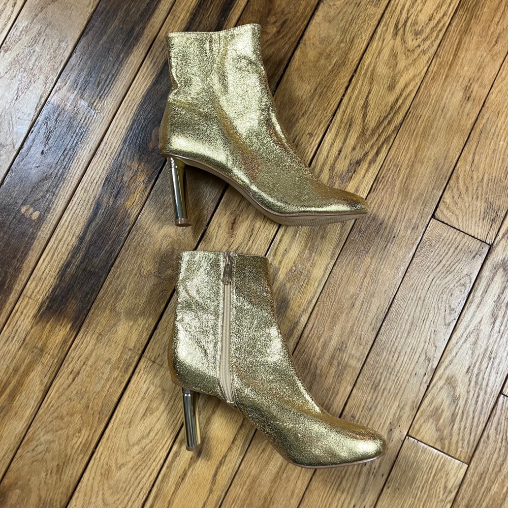 Cape Robbin Gold Metallic Texturedโ Ankle Boots Pointed Toe Cylinder Heel 8.5
